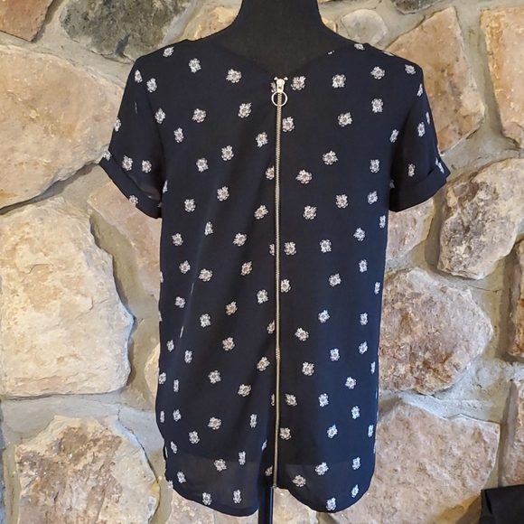 Maurices Polyester Zip Back Tee - Picture 2 of 7